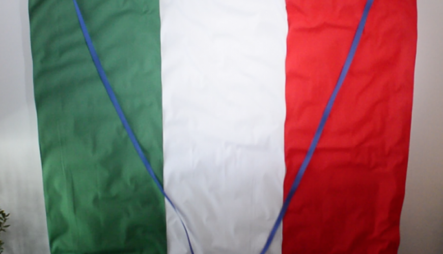Caduta telo tricolore CONI