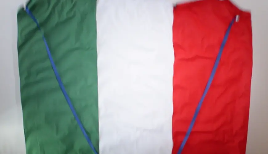 Caduta telo tricolore CONI Caduta telo tricolore CONI