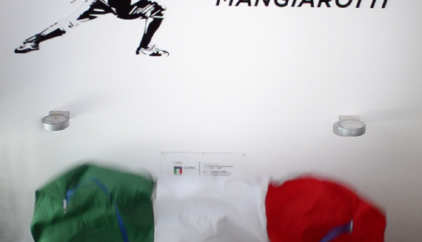 Caduta telo tricolore CONI