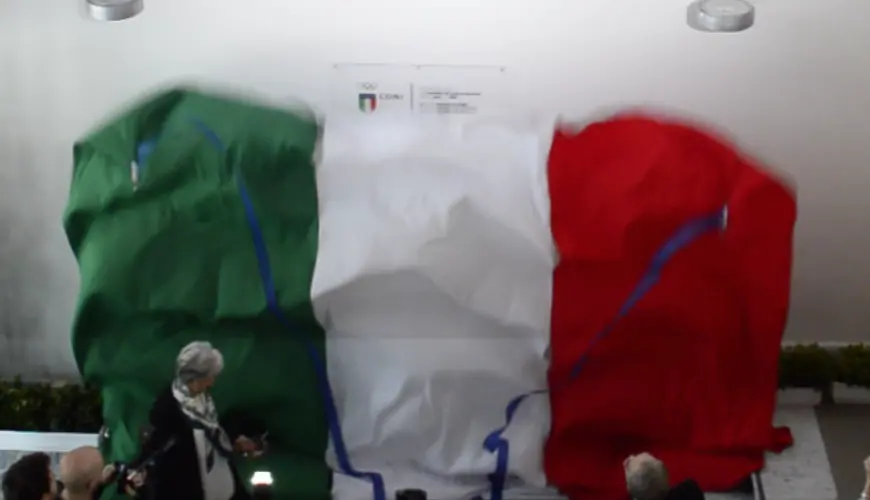 Caduta telo tricolore CONI Caduta telo tricolore CONI