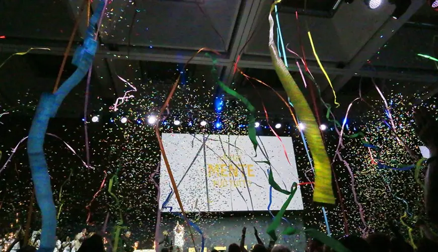 Lancio coriandoli e stelle filanti cannoni ad aria compressa