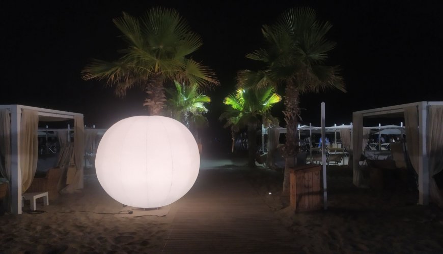 Sfere luminose ø 200 cm illuminazione bianca o RGB Sfere luminose ø 200 cm illuminazione bianca o RGB