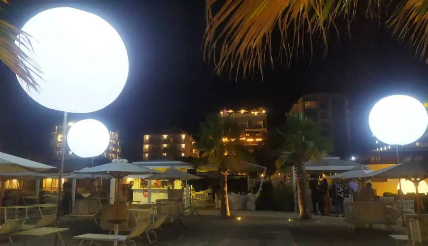 Sfere luminose ø 200 cm illuminazione bianca o RGB