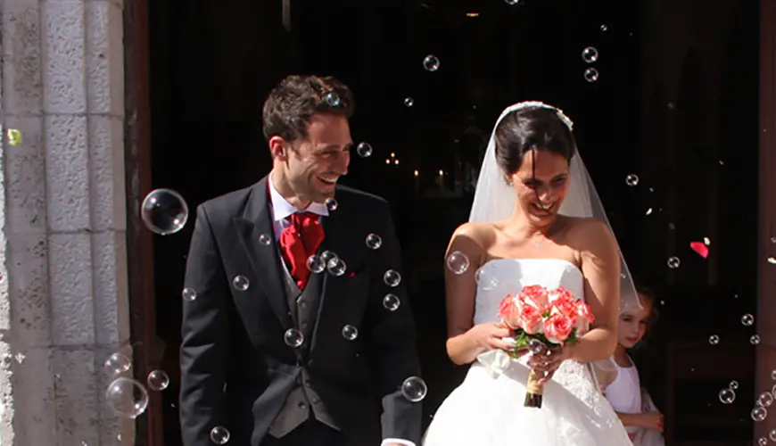 Scenografia con bolle di sapone matrimonio