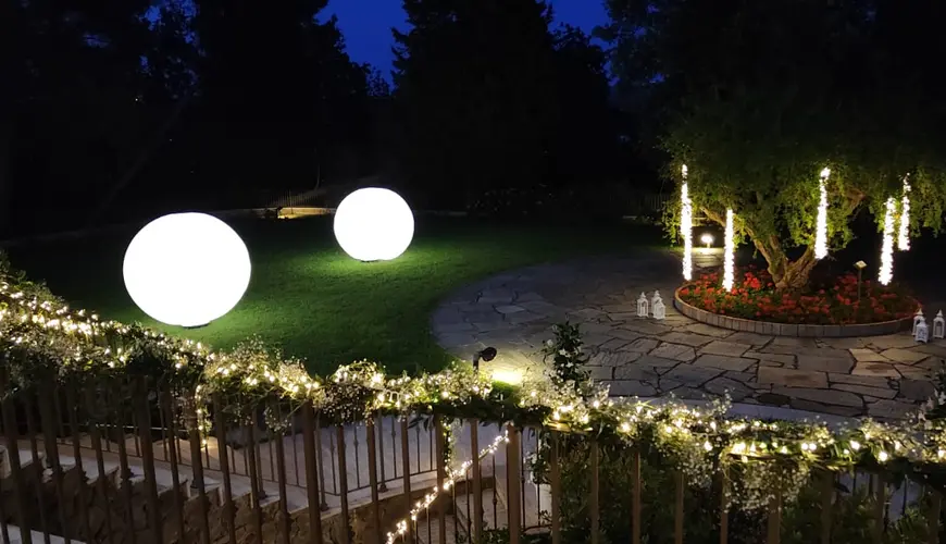 Sfere luminose gonfiabili ø 2mt con illuminazione bianca o colorata