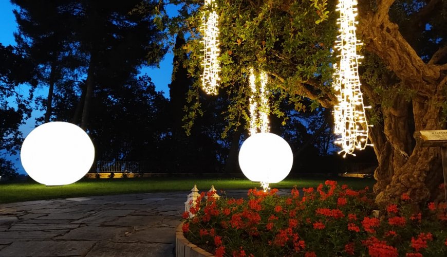 Sfere luminose gonfiabili ø 2mt con illuminazione bianca o colorata
