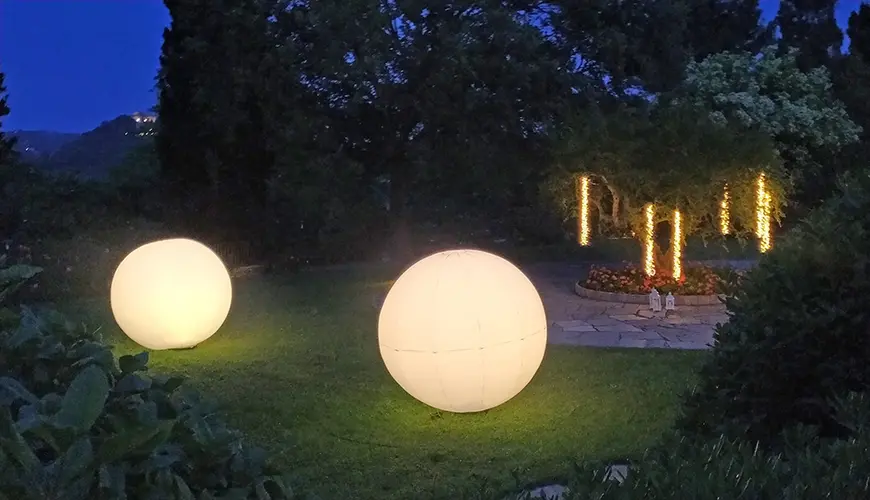Sfere luminose gonfiabili ø 2mt con illuminazione bianca o colorata
