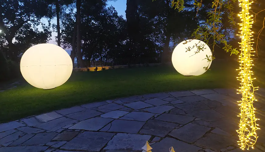 Sfere luminose gonfiabili ø 2mt con illuminazione bianca o colorata
