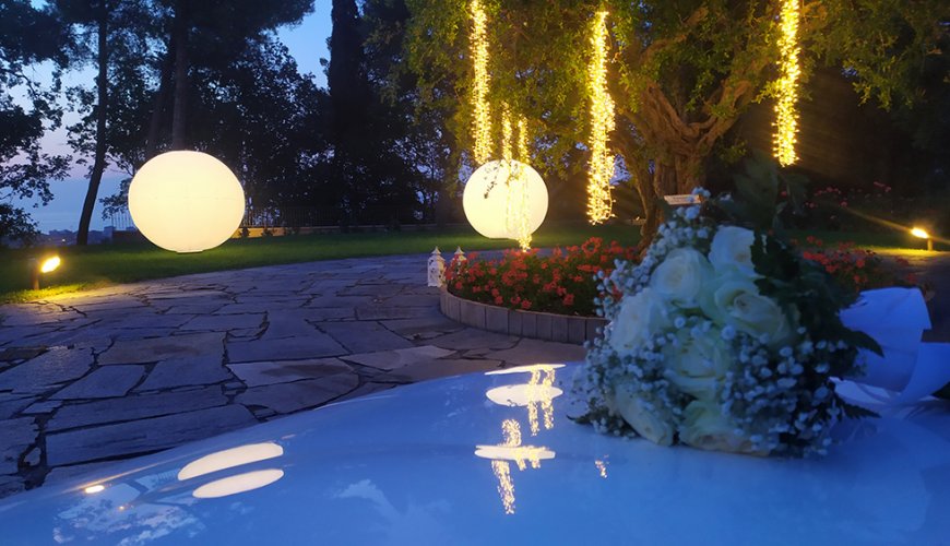 Sfere luminose gonfiabili ø 2mt con illuminazione bianca o colorata