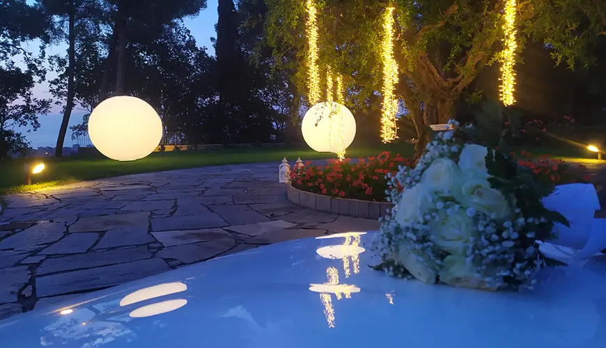 Sfere luminose gonfiabili ø 2mt con illuminazione bianca o colorata