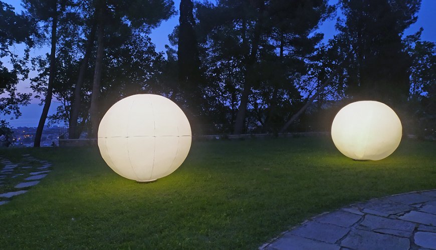 Sfere luminose gonfiabili ø 2mt con illuminazione bianca o colorata