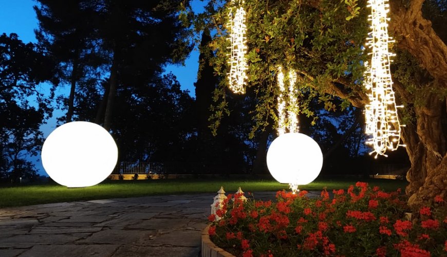 Sfere luminose gonfiabili ø 2mt con illuminazione bianca o colorata