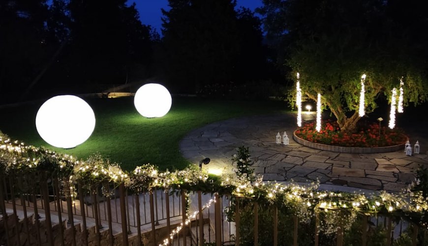Sfere luminose gonfiabili ø 2mt con illuminazione bianca o colorata
