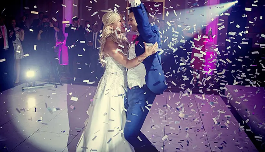 Lancio coriandoli matrimonio Lancio coriandoli matrimonio