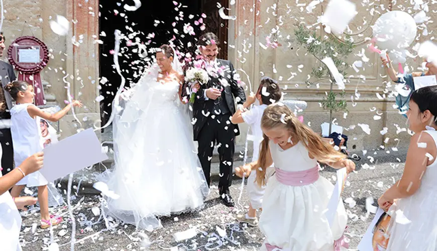 Lancio coriandoli matrimonio Lancio coriandoli matrimonio