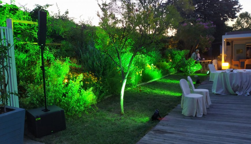 Illuminazione giardino per matrimonio in villa