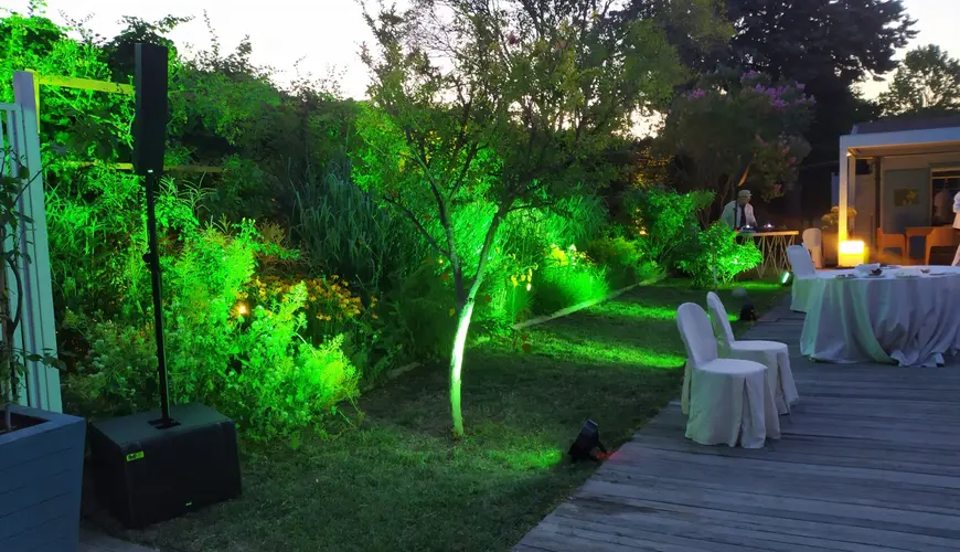 Illuminazione giardino per matrimonio in villa