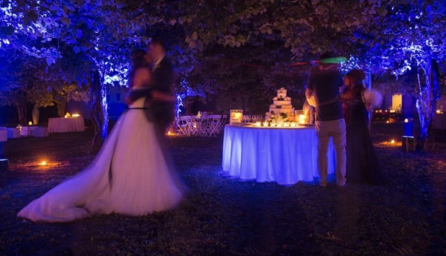 Illuminazione esterna matrimonio