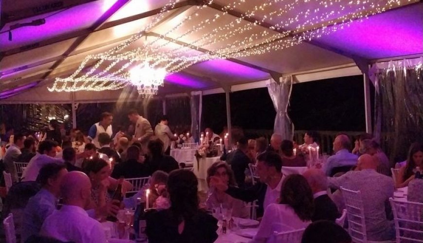 Luminarie, tende, sfere, cieli stellati e alberi luminosi per matrimonio Luminarie, tende, sfere, cieli stellati e alberi luminosi per matrimonio