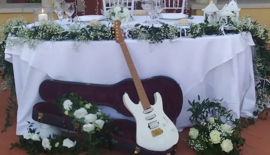 Luminarie, tende, sfere, cieli stellati e alberi luminosi per matrimonio