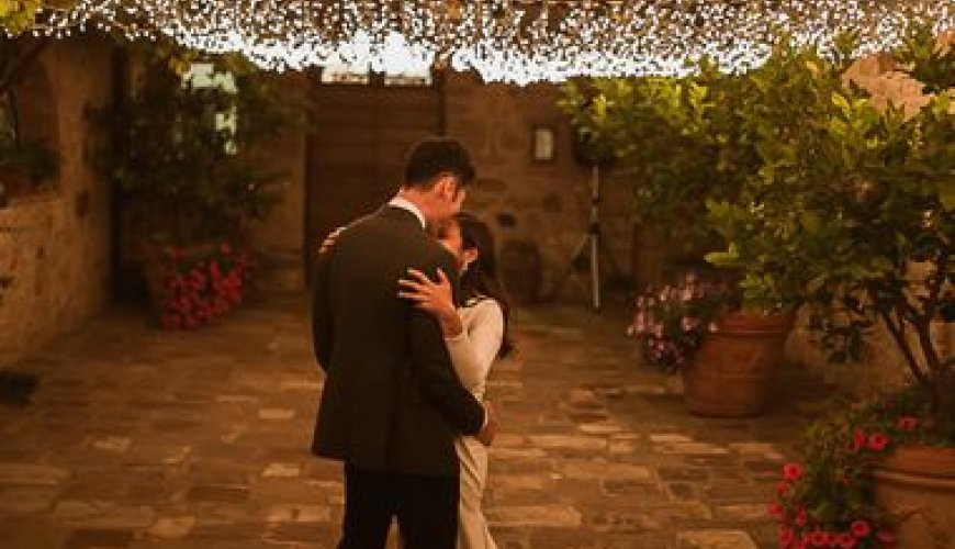 Luminarie, tende, sfere, cieli stellati e alberi luminosi per matrimonio Luminarie, tende, sfere, cieli stellati e alberi luminosi per matrimonio