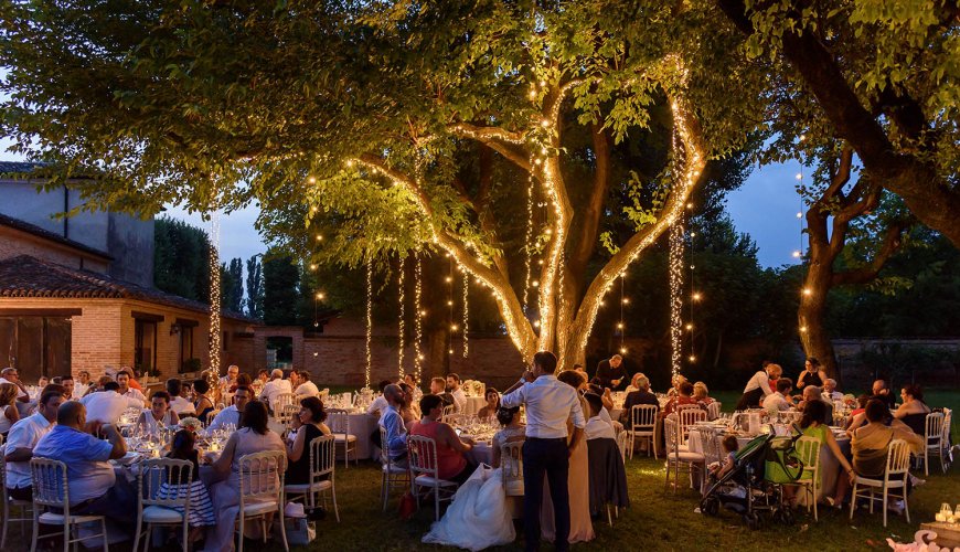 Luminarie, tende, sfere, cieli stellati e alberi luminosi per matrimonio Luminarie, tende, sfere, cieli stellati e alberi luminosi per matrimonio