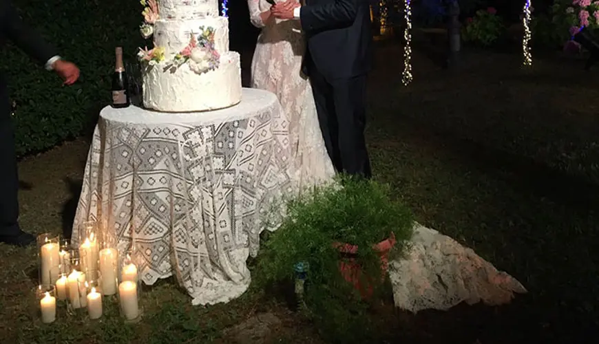 Luminarie, tende, sfere, cieli stellati e alberi luminosi per matrimonio