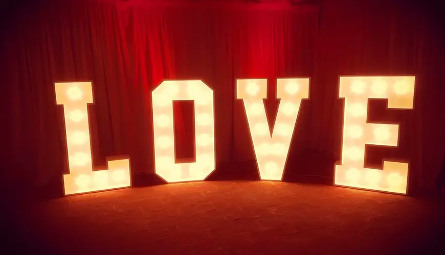 Love illuminato Love illuminato