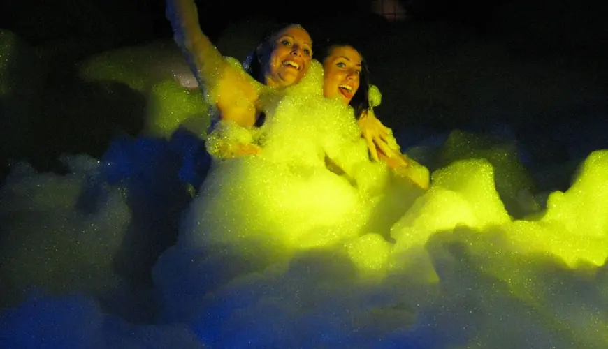 Schiuma party Schiuma party