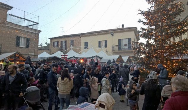 E' Natale a Mombaroccio - nevicata