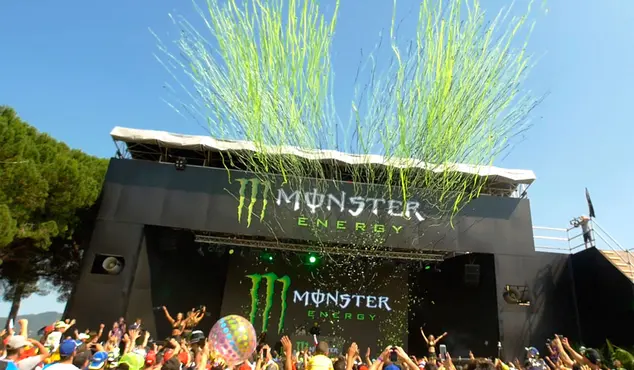 Lancio coriandoli e stelle filanti